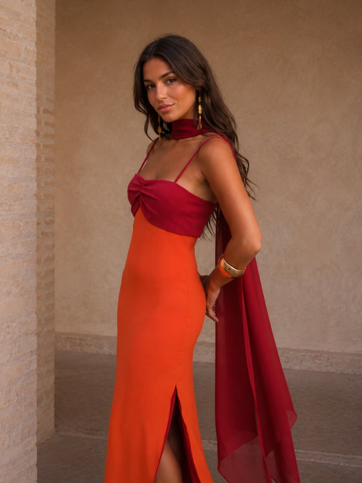 Vestido Largo Drapeado Bicolor con Foulard